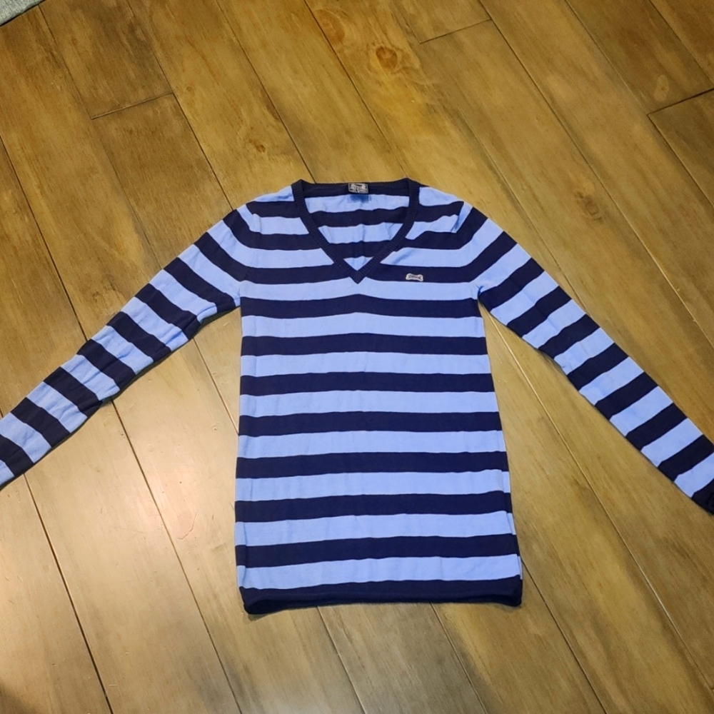 Vintage Le Tigre womans sweater size M